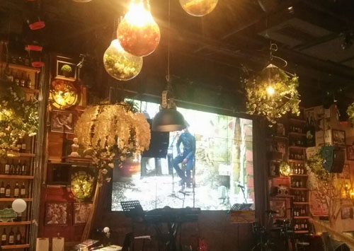 液晶拚接大屏幕搭建多媒體顯示係統打造智能化娛樂場景